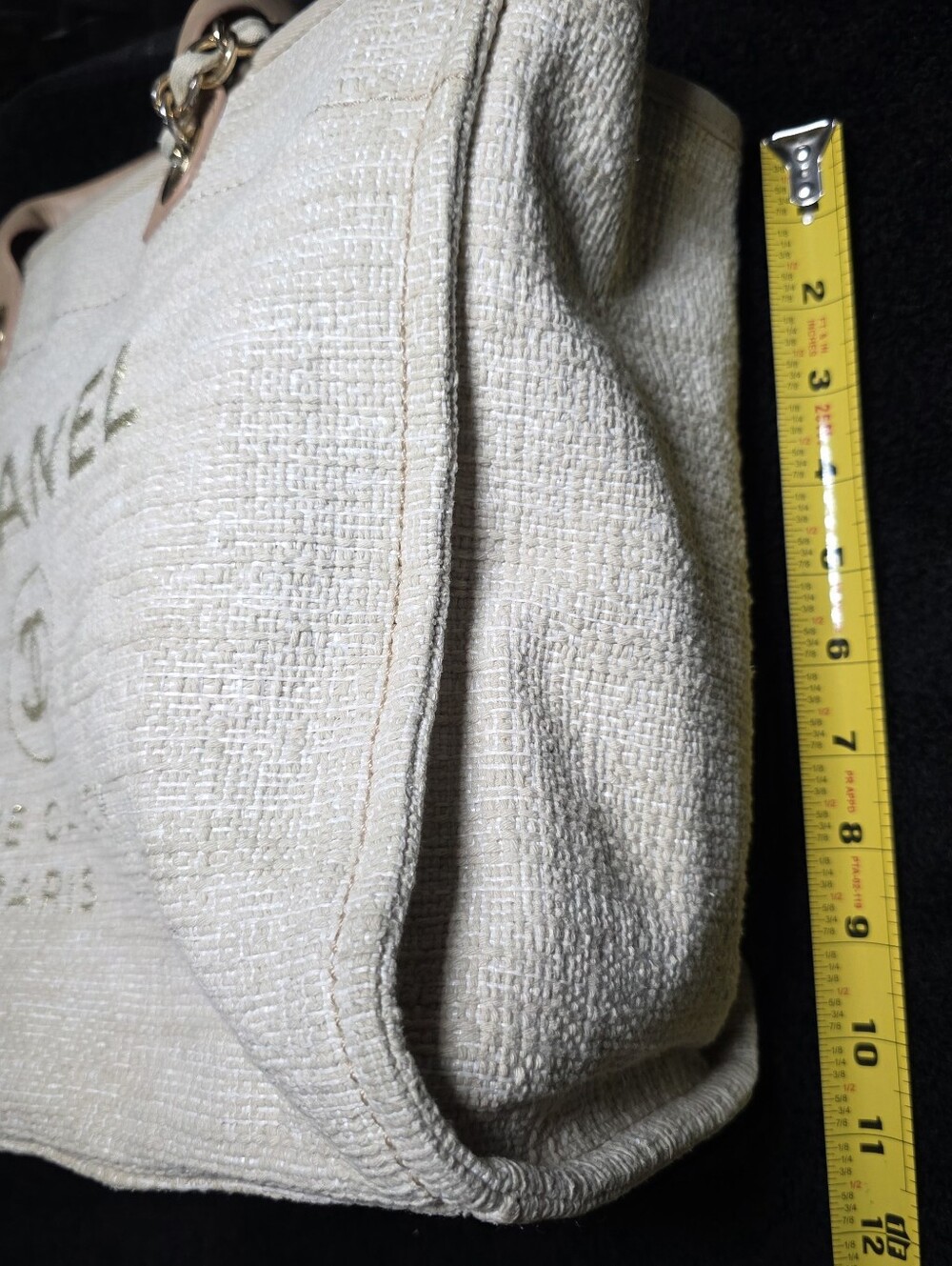 CHANEL Medium Deauville Tote Beige Raffia Glitter Gold Hardware - Picture 14 of 15